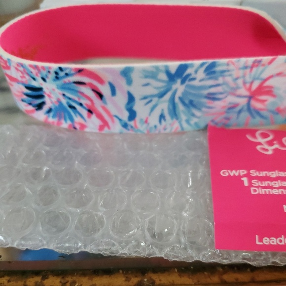 Lilly Pulitzer Accessories - Lilly Pulitzer GWP sunglass strap